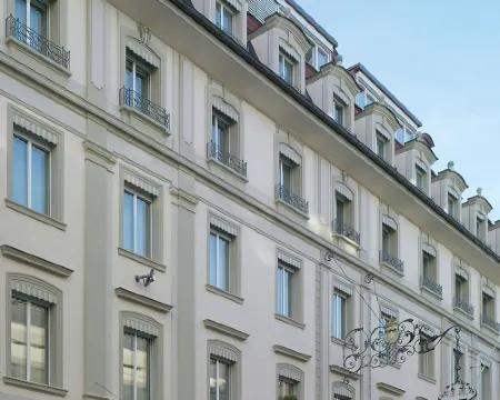 Hotel Weißes Kreuz Hotels in Bregenz