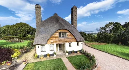 Rock House Cottage - Pet friendly