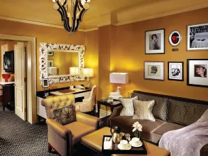 The Algonquin Hotel Times Square, Autograph Collection