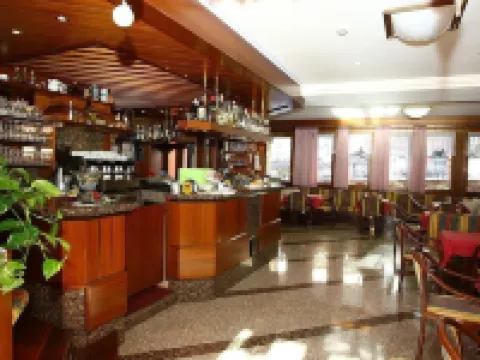 Hotel Londra Slow Living Molveno Hotels in Molveno