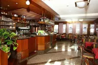 Hotel Londra Slow Living Molveno Hotels in Molveno