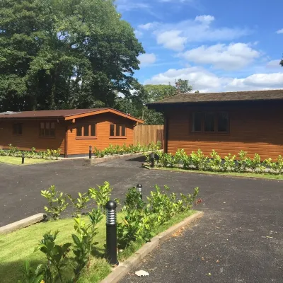 Shellow Lane Lodges Hotels near The Cloud