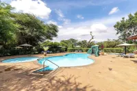 Sentrim Amboseli Lodge - ที่มีสระว่ายน้ำ