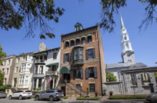 โฟลีย์เฮาส์ อินน์ โรงแรมใน