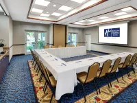 Holiday Inn Express & Suites MIAMI-KENDALL by IHG Hotels in Three Lakes