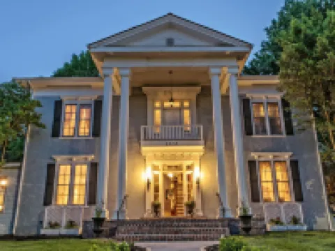Silver Heart Inn & Cottages Hotels in Independence