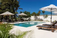 Pelican Beach Hotel - Beach