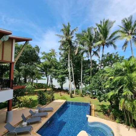 Amatapura Beachfront Villa 15