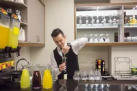 The White Orient Hotel - พร้อมWifi