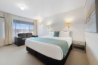 Comfort Inn Devonport Hotels near SKs Indian restaurant