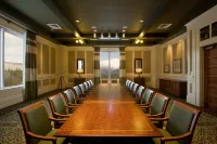Omni Bretton Arms Inn at Mount Washington Resort - bars