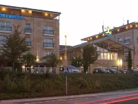 City Hotel Frankfurt Bad Vilbel Отели рядом с достопримечательностью «Харнхайм»