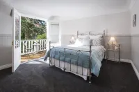 Clarendon Cottages Hotels in Olinda