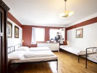 Sir Toby's Hostel Hotels near Tipsport Arena