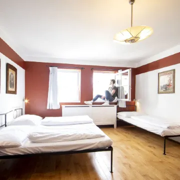 Sir Toby's Hostel Отели рядом с достопримечательностью «Прага 08»