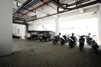 Zodiak Asia Afrika by KAGUM Hotels - parking