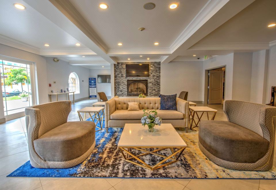 Holiday Inn Burbank-Media Center Over view