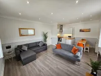 Lakeview Court Southport