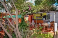 La Casa di Luna - Hotel with Pool and Restaurant in Antananarivo
