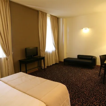 Hotel Crystal