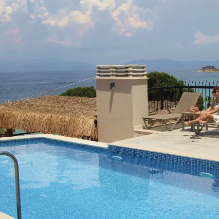 Rosy Suites Hotel