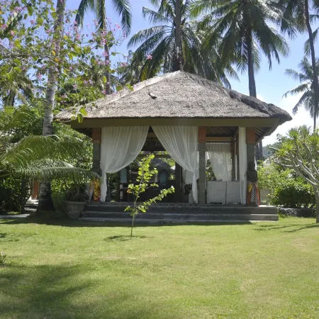 Bayside Bungalows Отели рядом с достопримечательностью «Пляж Блю Лагун»
