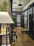 Travel Light Hostel