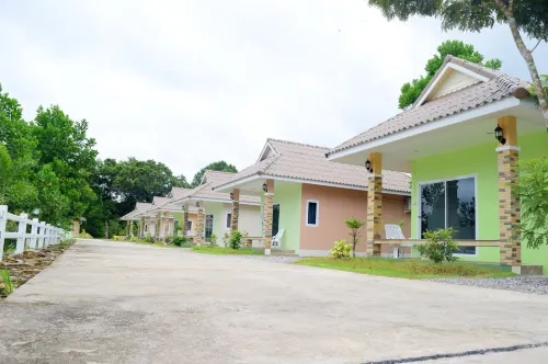 Khowbuysi View Resort Hotels in Na Yai Am