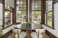 Dalziel Lodge Hotels in North Sydney