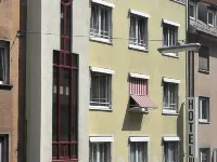 Garden Hotel Nürnberg Inh. Marika Liptak Hotels in der Nähe von Brunnen Ehekarussell