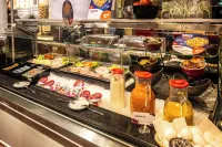 瑞奈爾北酒店 - 早餐