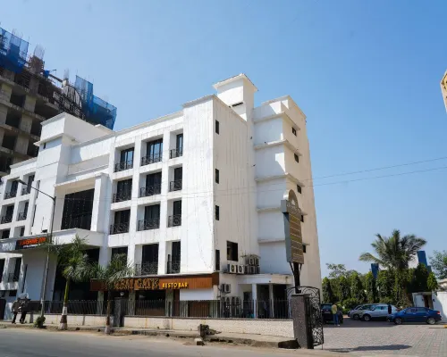 Hotel Sun Shine Inn Hotels near Essel World