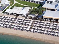 Lichnos Beach Hotel & Suites Hotels near Piso Krioneri Beach