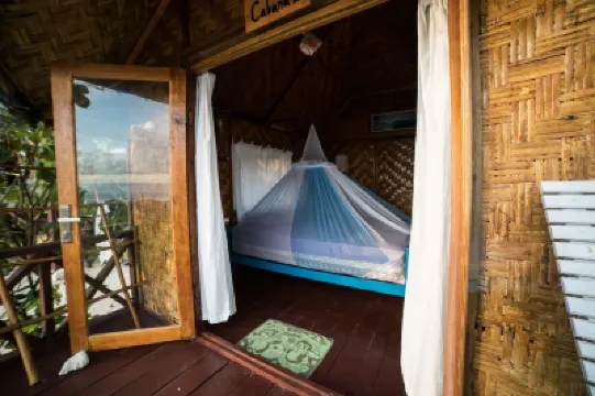 ซีเมอลวย เซิร์ฟลอดเจส โรงแรมใน