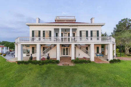 Weymouth Hall Отели в г. Натчез