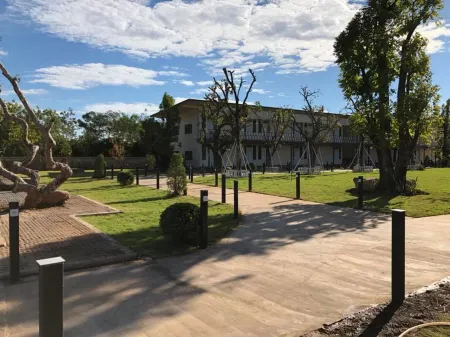 TaamJai Resort Отели рядом с Аэропорт Накхонханом