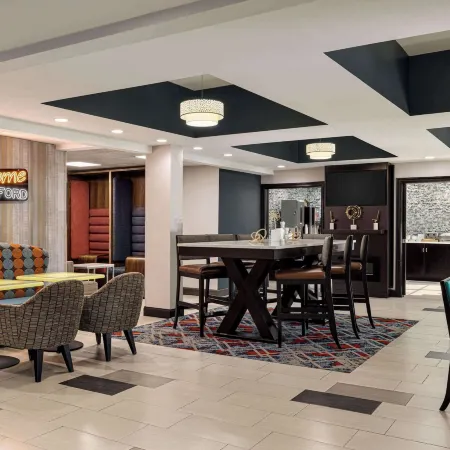 La Quinta Inn & Suites by Wyndham Oxford - Anniston