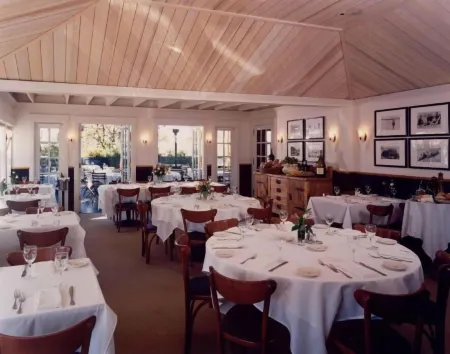 Tally Ho Inn Отели в г. Pebble Beach