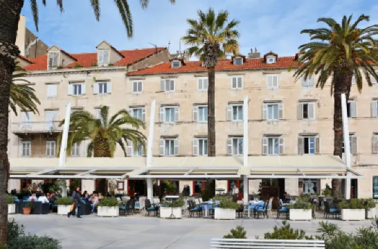 ホテル アドリアナ スプリト・リヴァ周辺のホテル