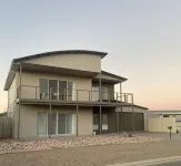 Seaside Serenity: The Ultimate Golf & Beach Escape