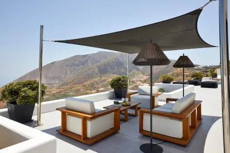 Kamini White I Villa