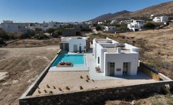 Lil Paros Luxury Suites