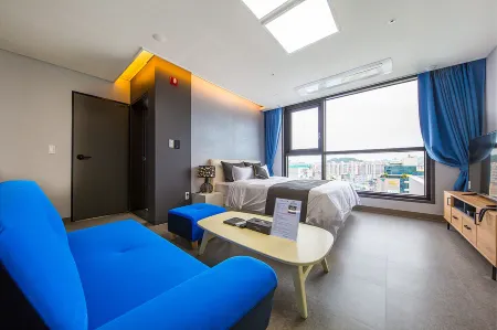 Shine Hotel