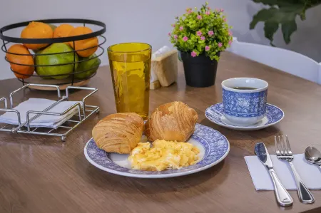 Corazon del Molino Corferias Bogota- Embajada Americana Отели рядом с достопримечательностью «Biblioteca Pública Virgilio Barco»