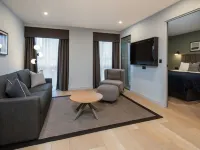 Aparthotel Birmingham Hotels near Shakespeare Express