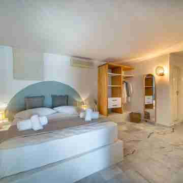 Grand Bleu Anastazia Rooms