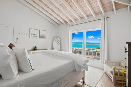 Beachfront White Palm Villa - Tar Bay - Homestay