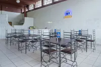 N1 Hotel Bulawayo - breakfast