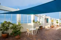 Beachcomber International Resort - 3-Star
