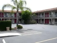 Regency Inn Norco - Parkplatz